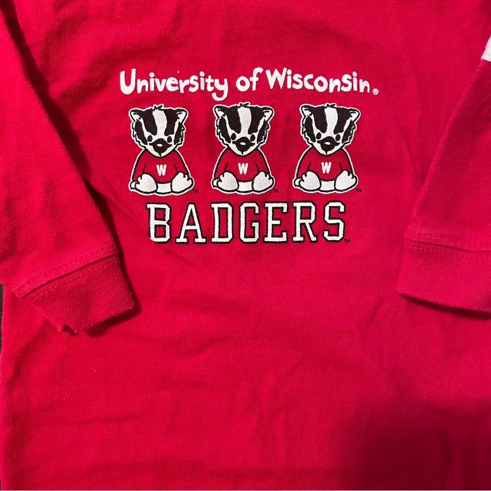University of Wisconsin Badgers Long-Sleeved Onesie, sz 6 months. - Picture 4 of 4